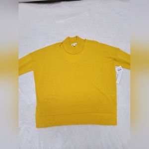 Yellow V Neck Top. Size: XS. NWT.